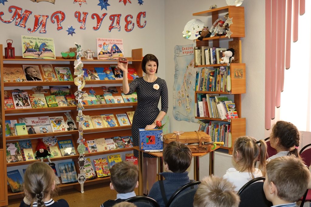 книжная выставка для детей в библиотеке. 31 декабря 2022 в библиотеках. "творческий союз художников", город екатеринбург. книжные выставки в январе. выставка волшебство.